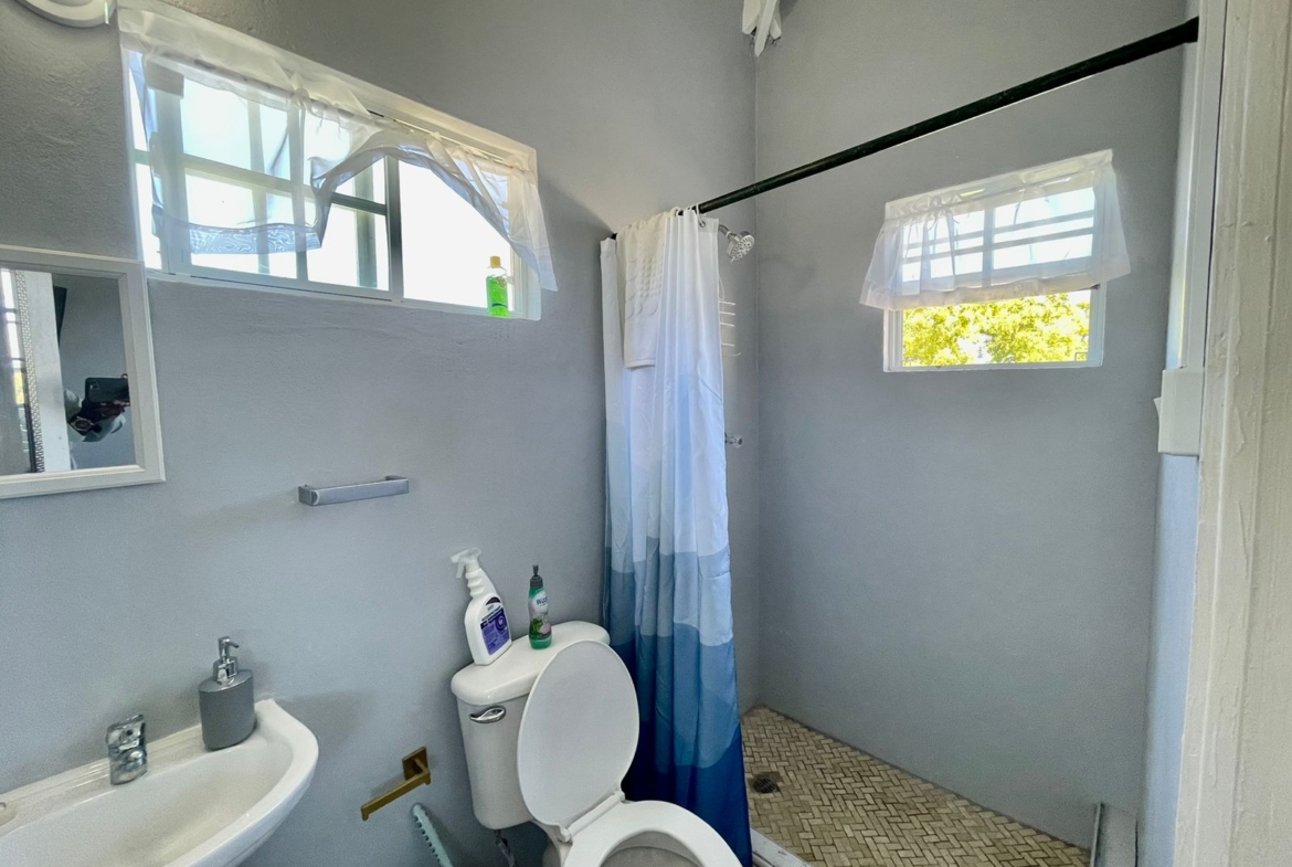 Mount Pleasant Studio at Antigua Rental for Students