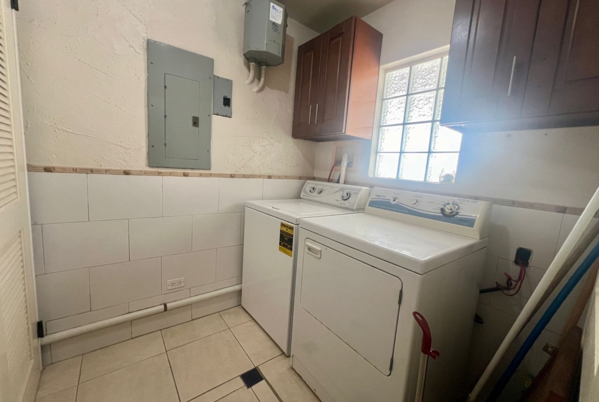 Furnished 2BR Condo for sale in Jolly Harbour, Antigua - Bathroom1 Interior