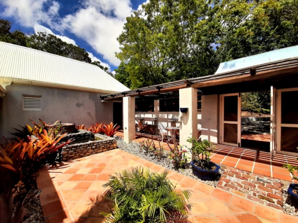 Stunning 3-bedroom, 3.5-bathroom island-styled home for Rent