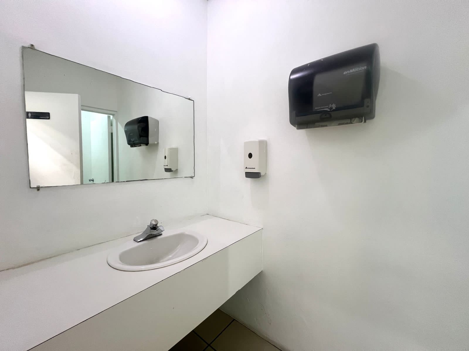 Antigua Office Spaces for Rent - Bathroom