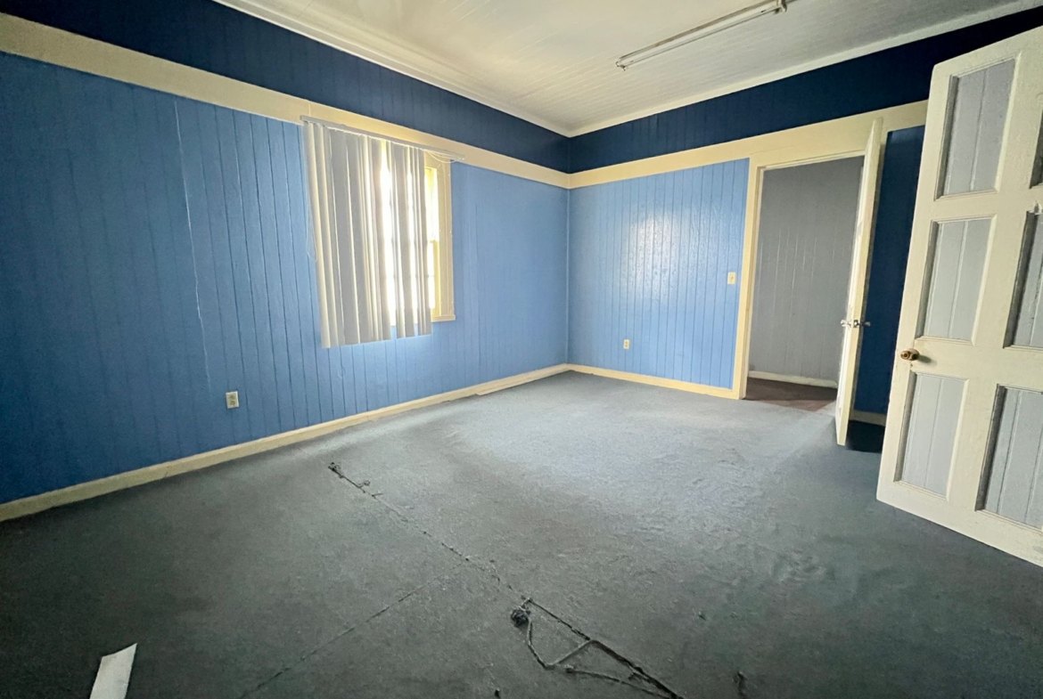 Business-ready property for sale in St. Mary's