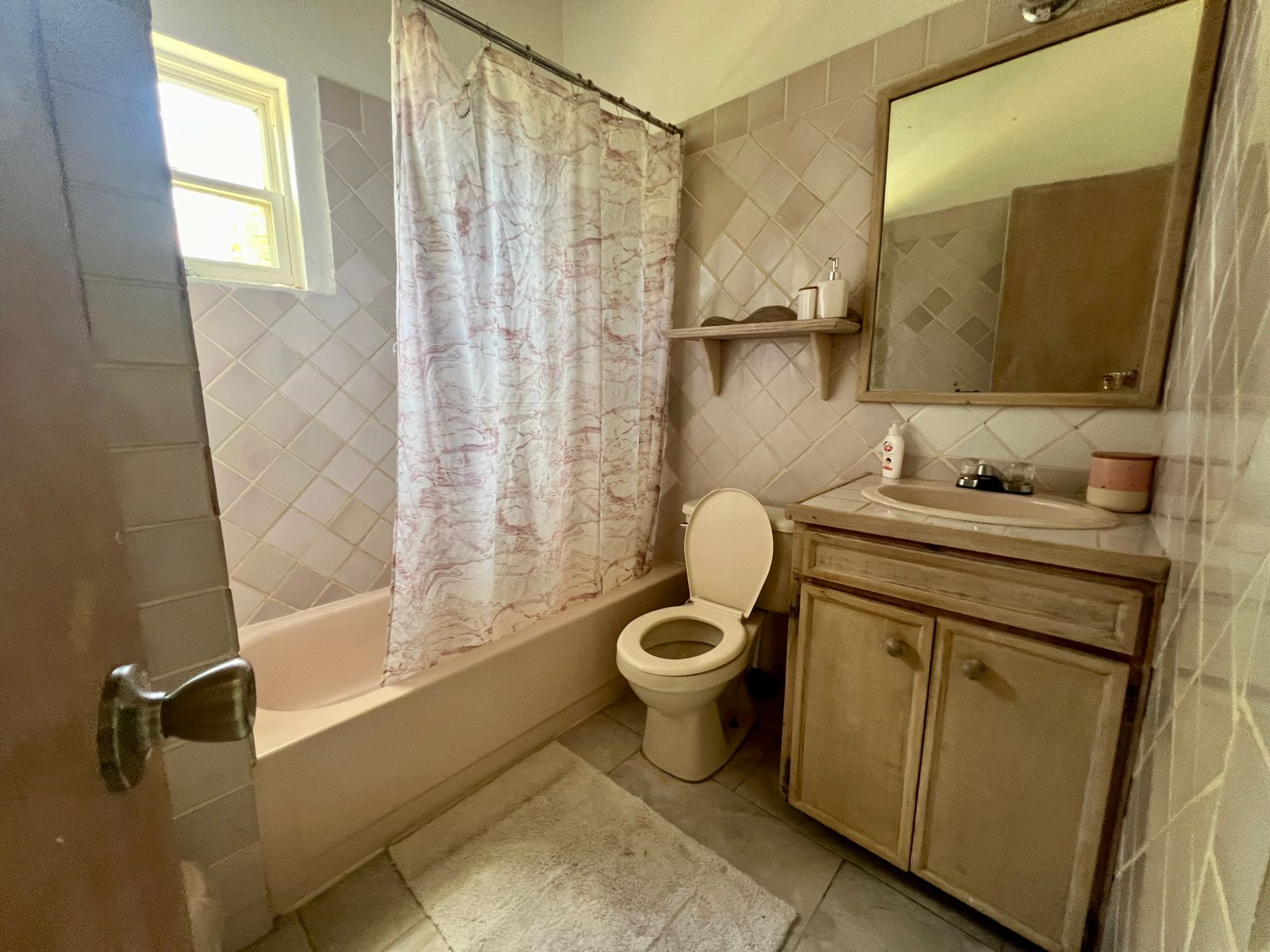 Countryside Home for Rent in Swete One
