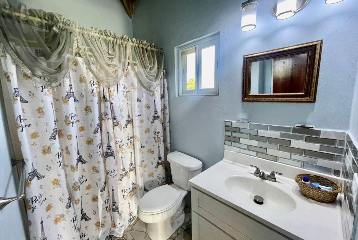 Rent a brand new one-bedroom cottage - Washroom