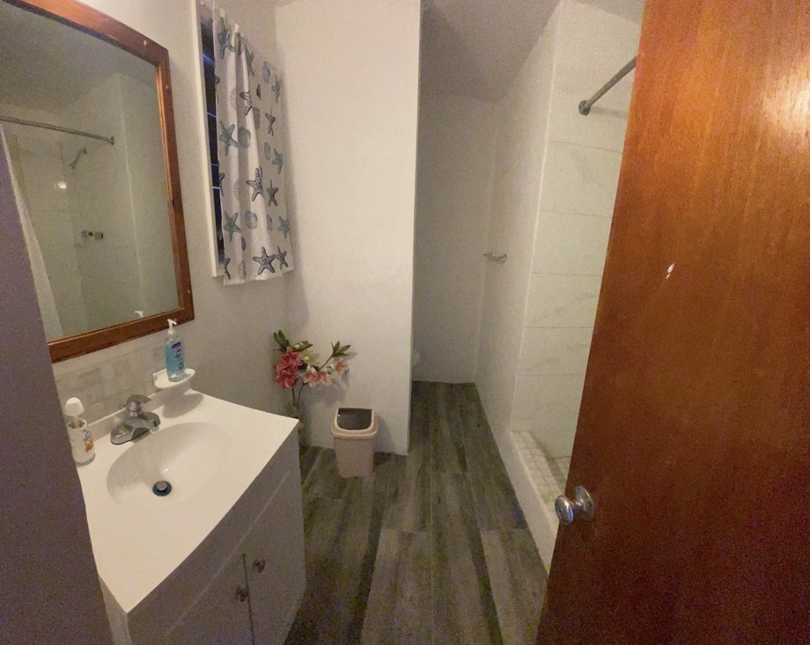Home for Rent: Sunset Apartments Antigua - Bathroom