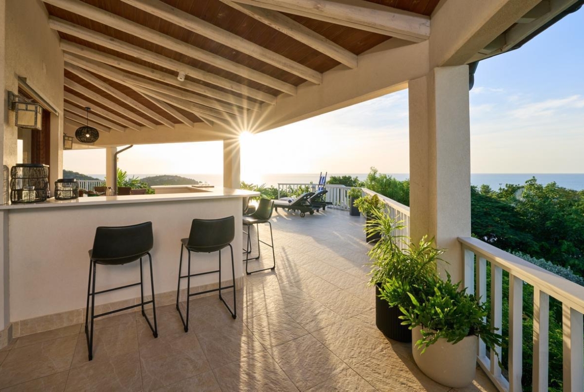 short-term rental properties in Antigua - Balcony sit out
