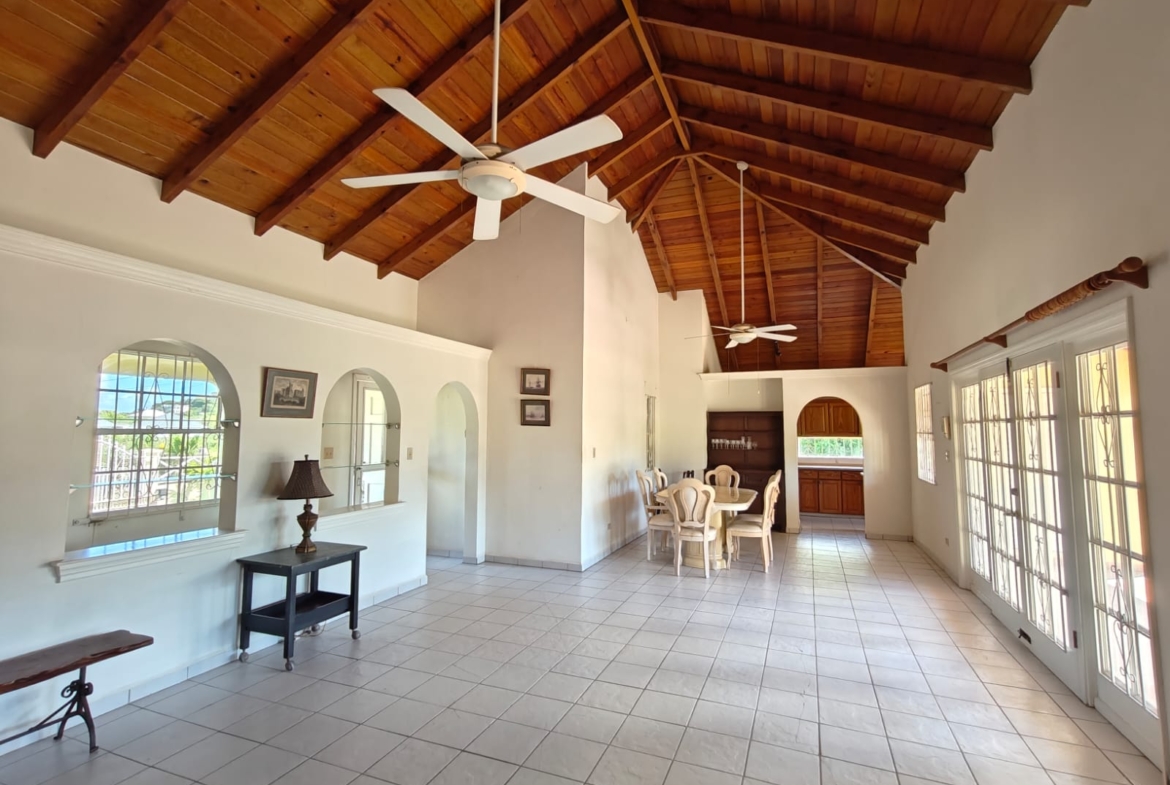 3 bedroom, 2 bathroom home for sale in Hodges Bay