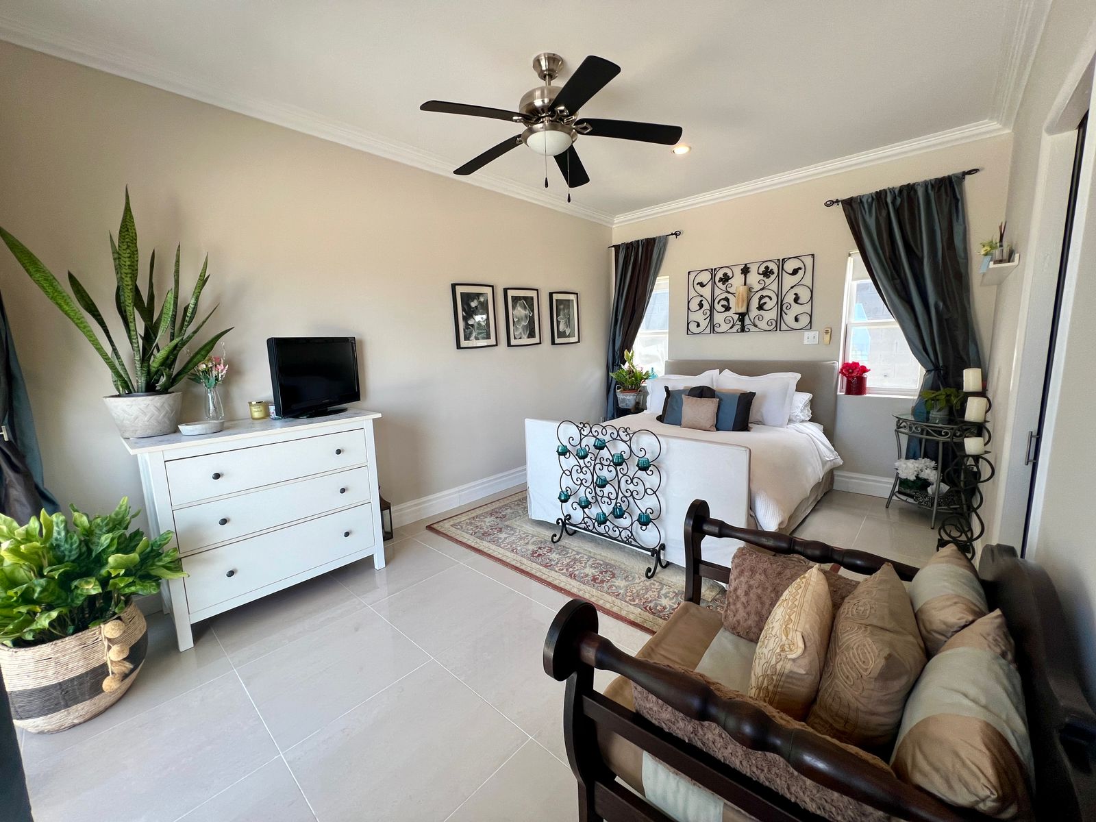 Antigua Ocean View Home for Sale in Paradise View - Living Room