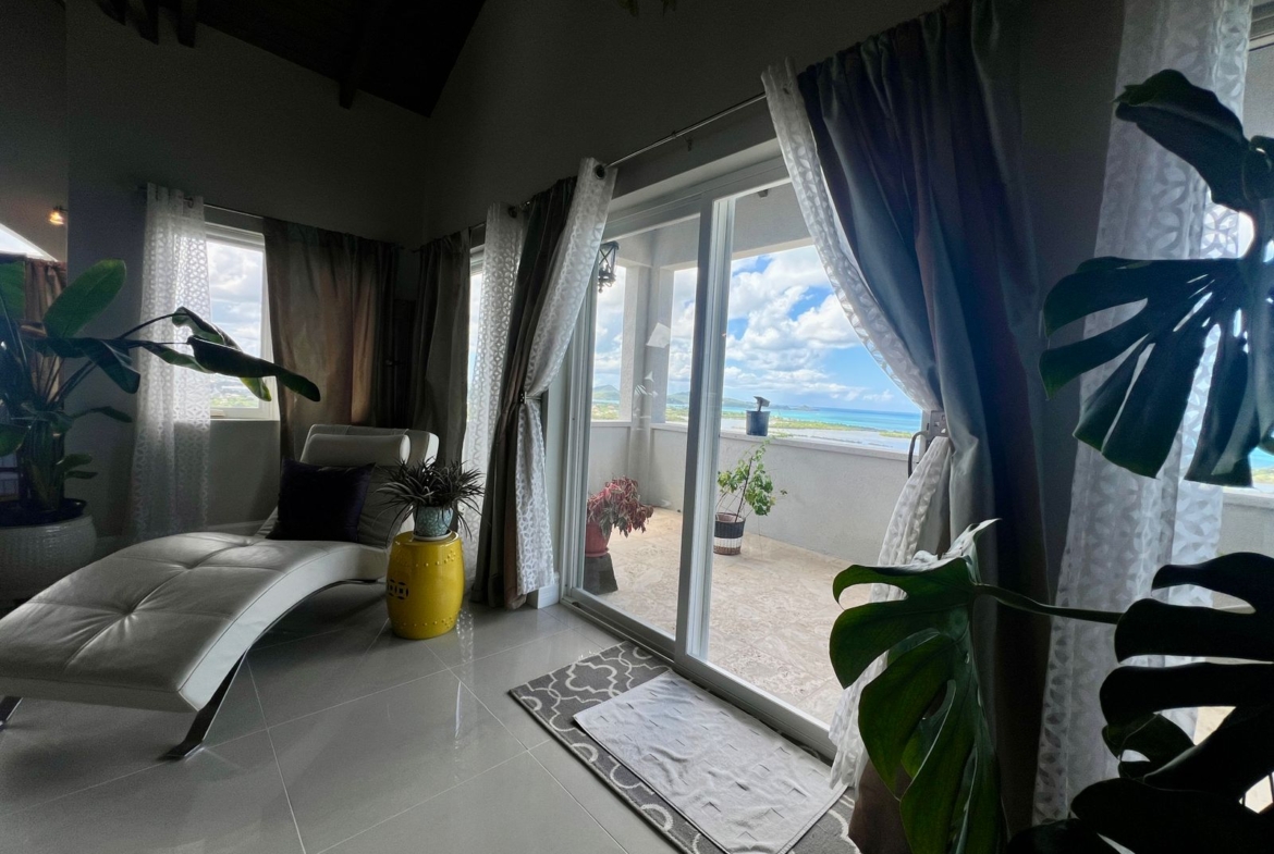Waterfront Home for Sale in Paradise View