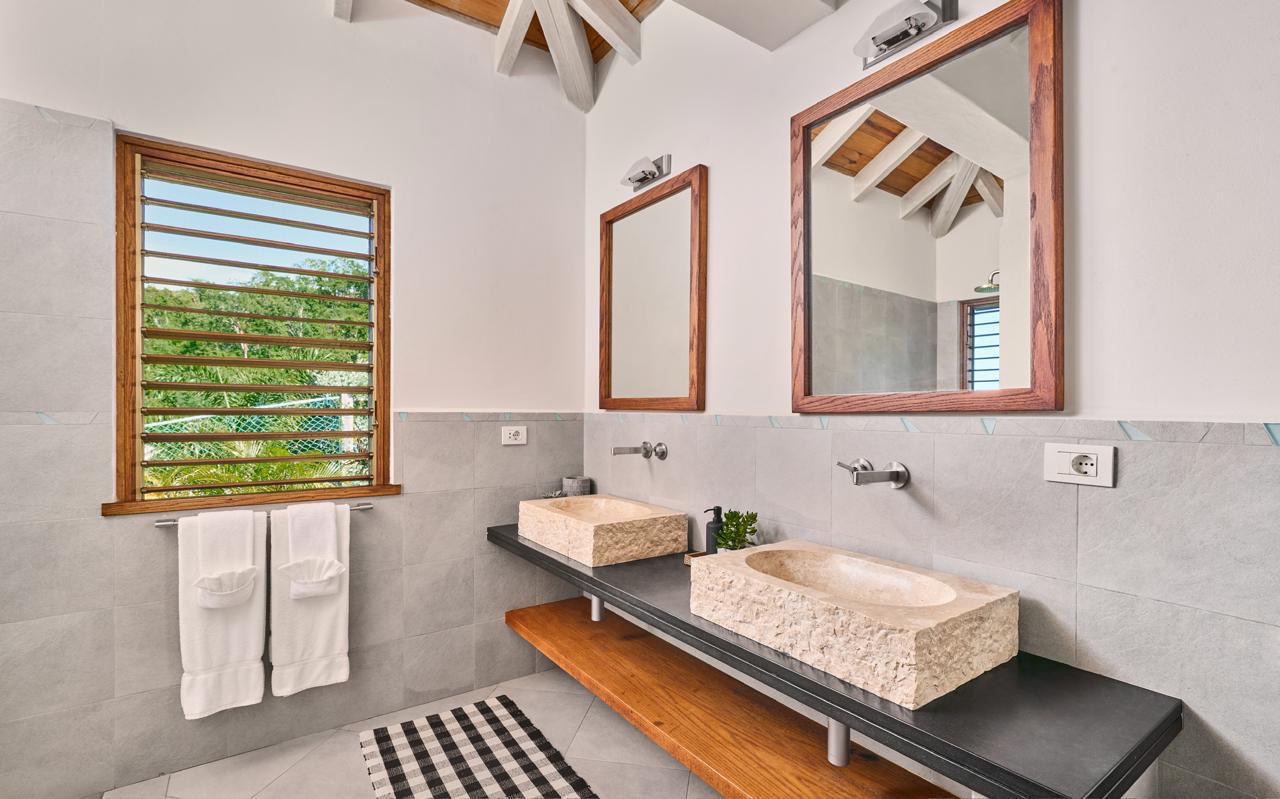 short-term rental properties in Antigua - Washroom