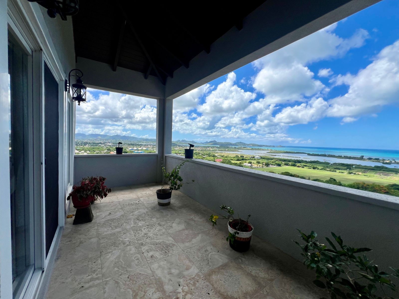 Home for Sale in Paradise View