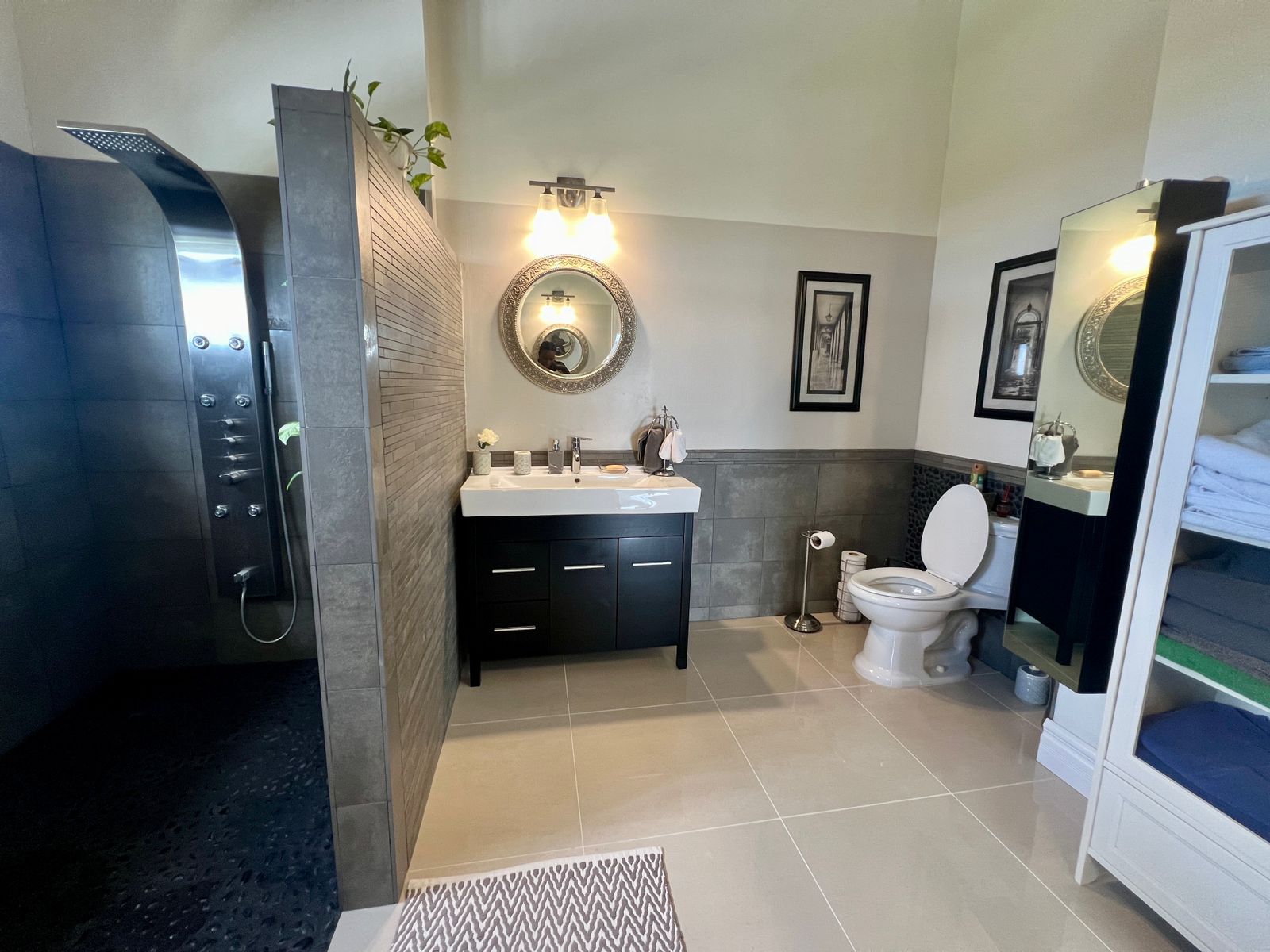 Home for Sale in Paradise View