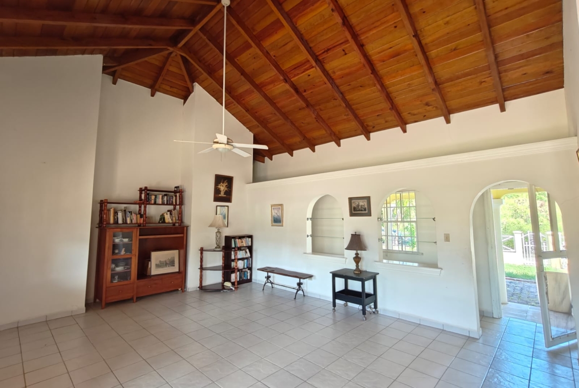 home for sale in Hodges Bay