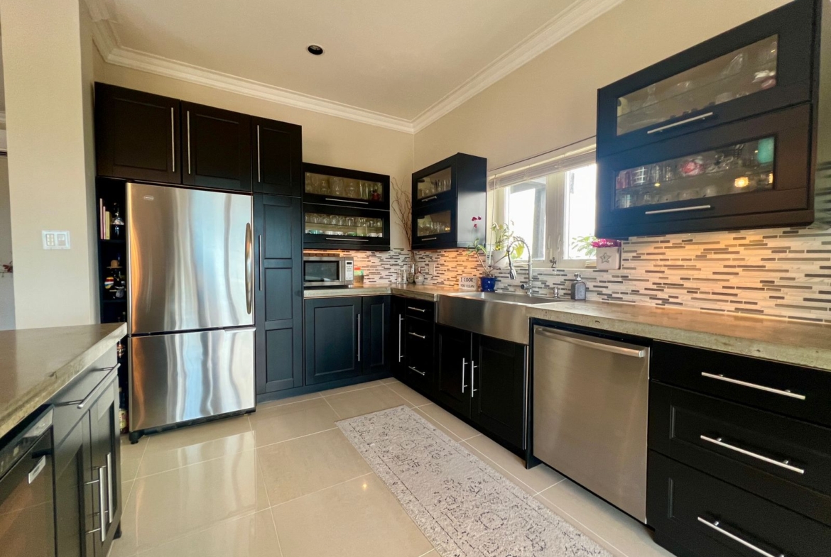 Fully Furnished 3Bedroom home for Sale