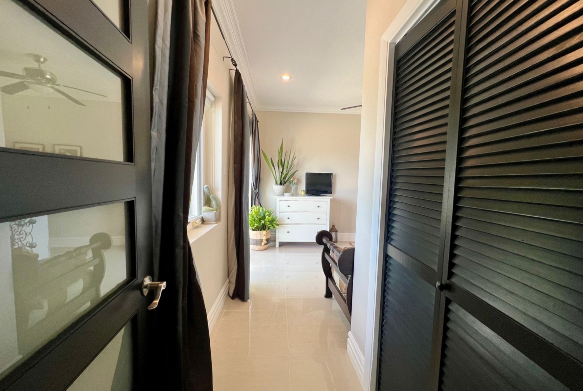 Home for Sale in Paradise View Antigua