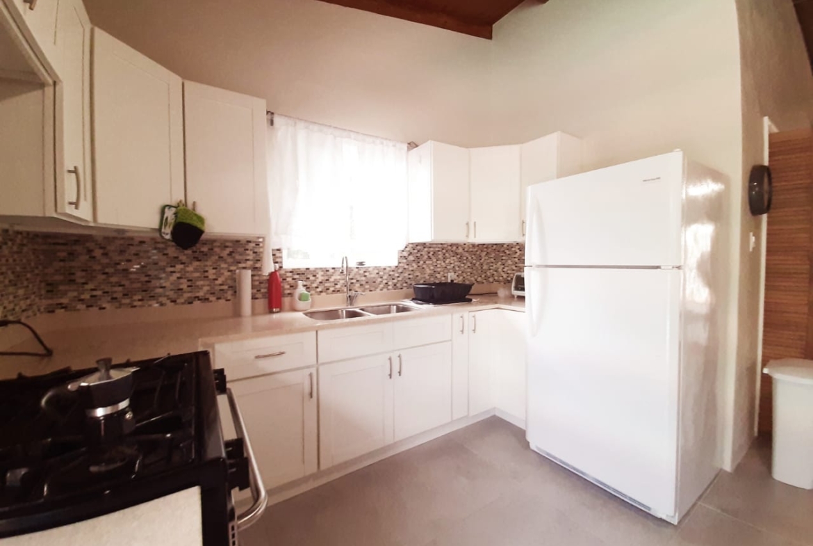 Villa with Pool for Rent on JMVI Realty - Kitchen