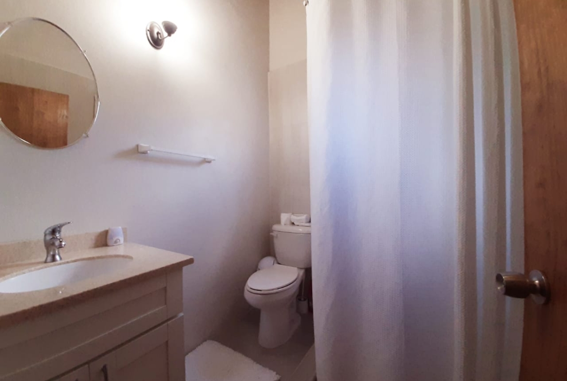 Villa with Pool for Rent on JMVI Realty - Bathroom