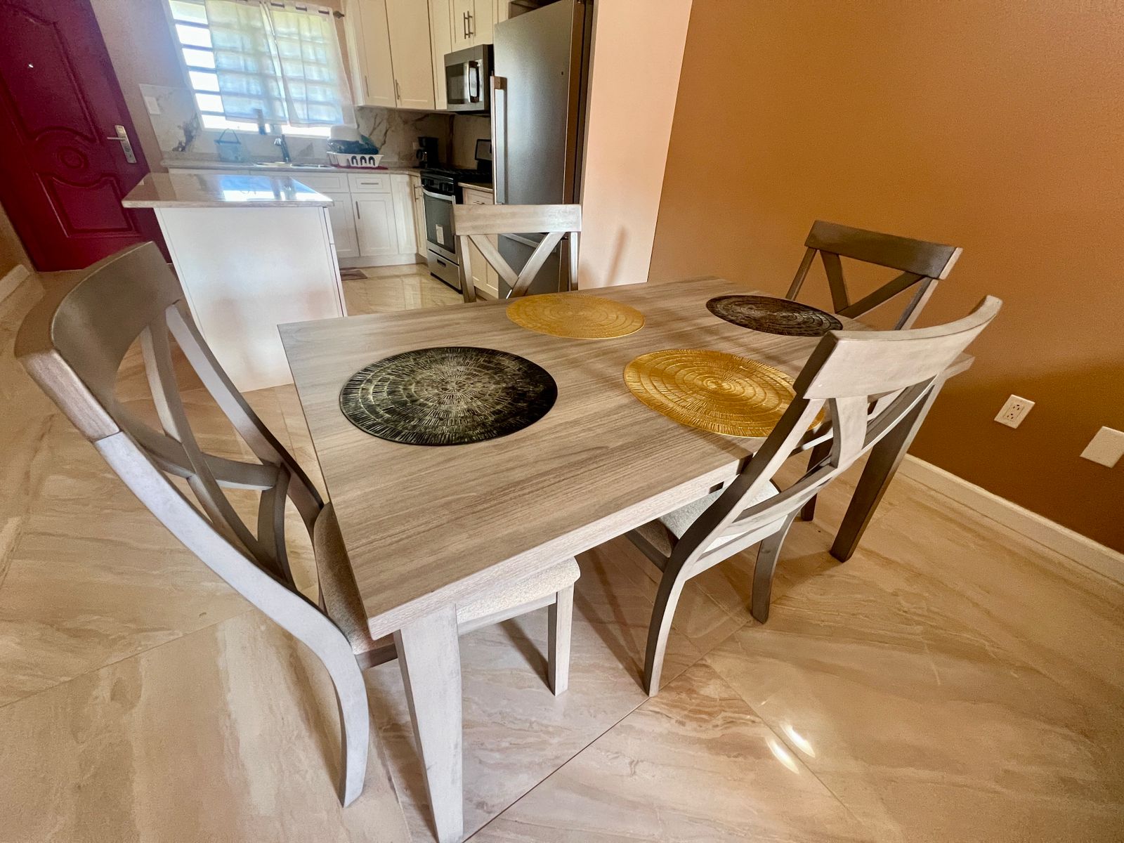 Spacious 2-Bedroom Apartment with Stunning Views