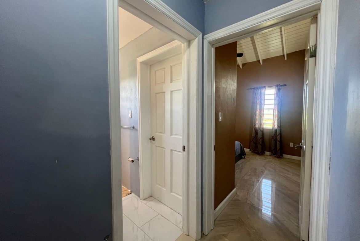 Experience Comfort & Style in This New Antigua Apartment