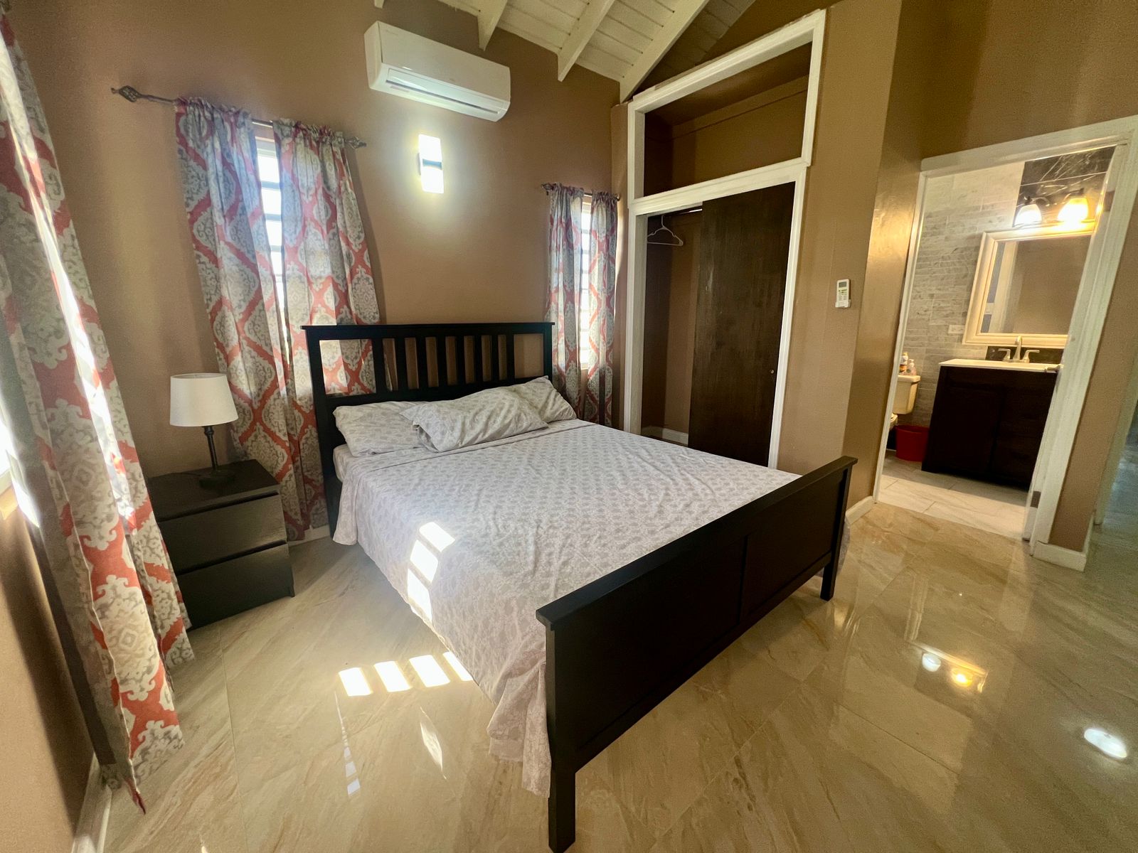 Affordable Luxury! 2-Bedroom Rental in a Desirable Area