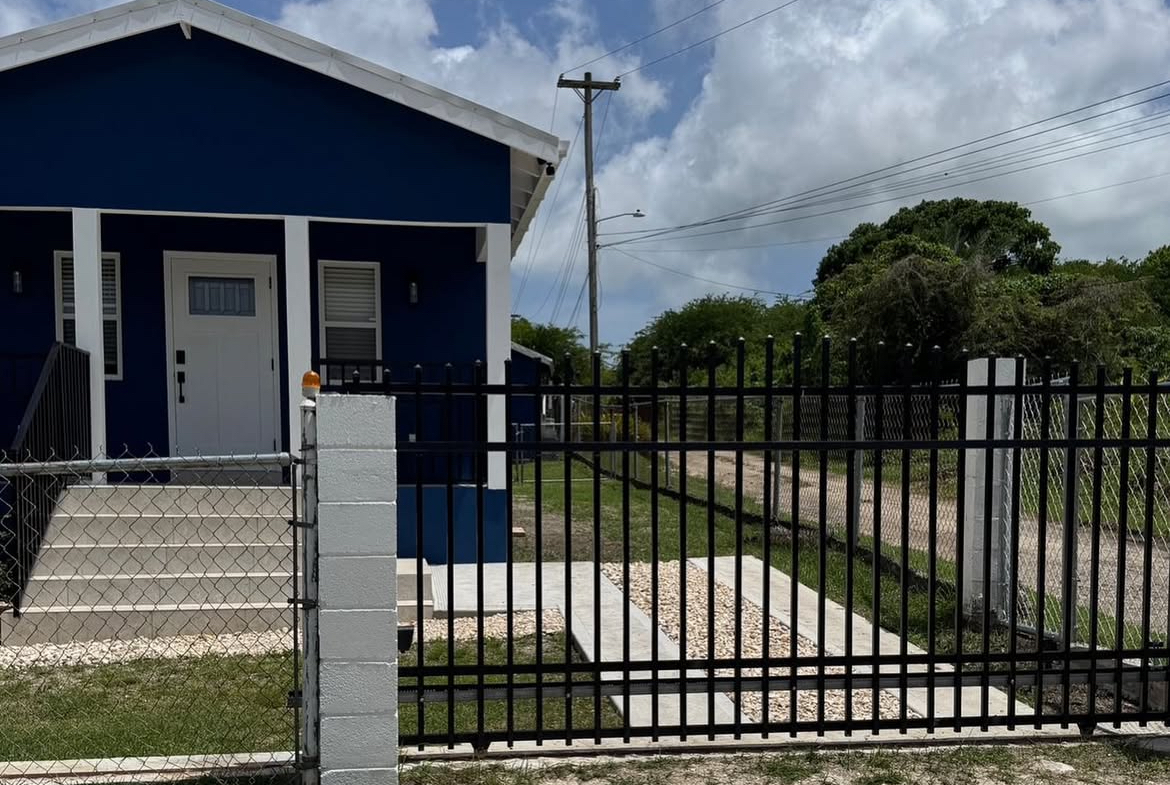 brand-new one-bedroom cottage for Rent