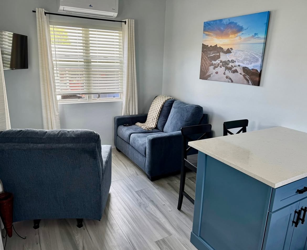 one-bedroom cottage for Rent - Living Room