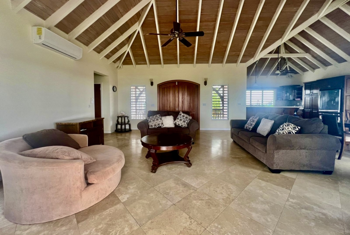 Cedar Valley Heights House for Rent - Living Room Full View