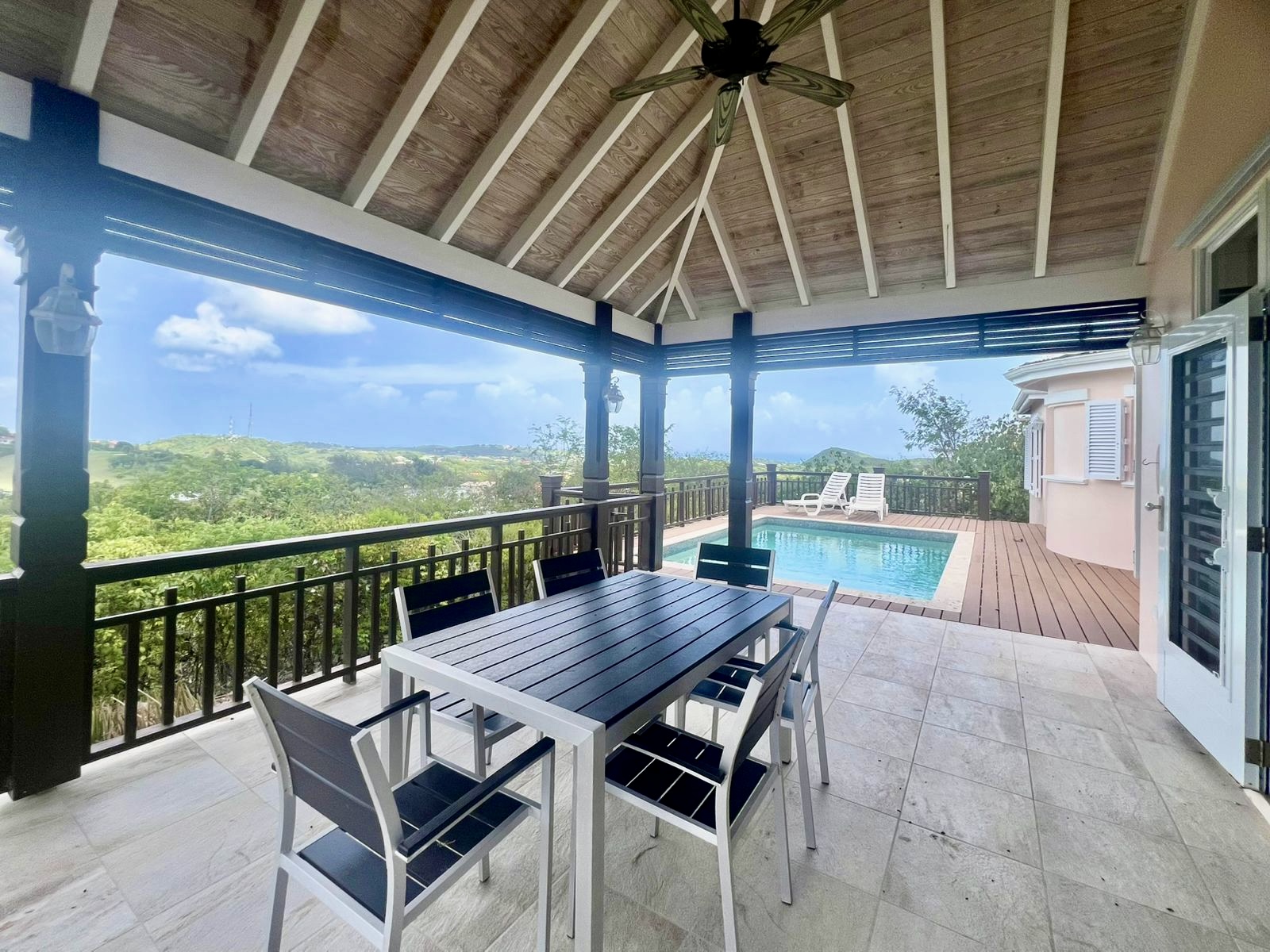 Cedar Valley Heights House for Rent - Balcony