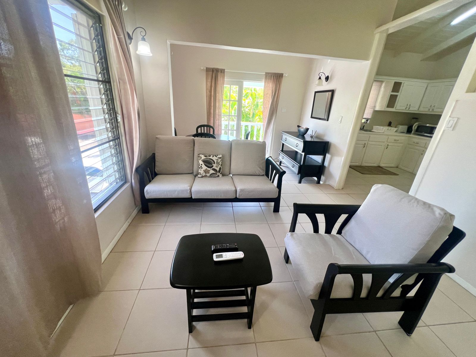 Living room in Whitegate Apartment 5