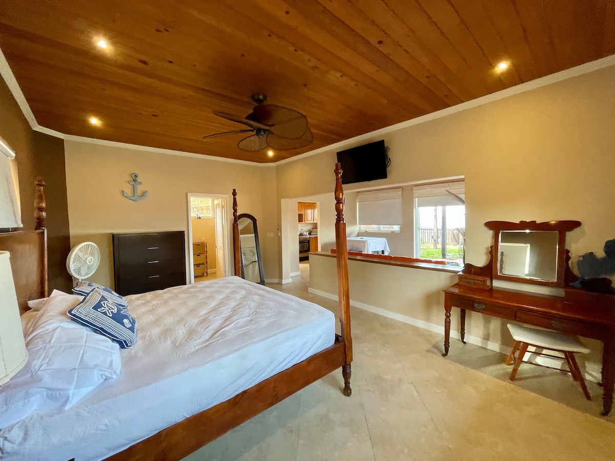 Beachfront cottage for rent in Hodges Bay, Antigua