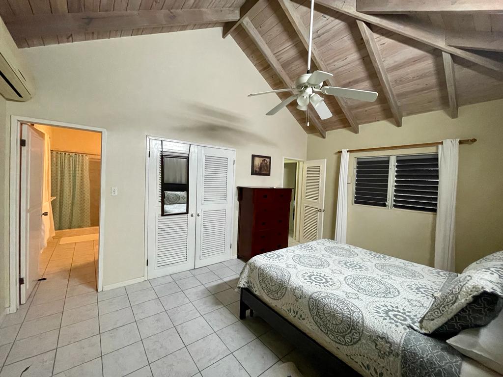 Master bedroom in Crosbies townhouse