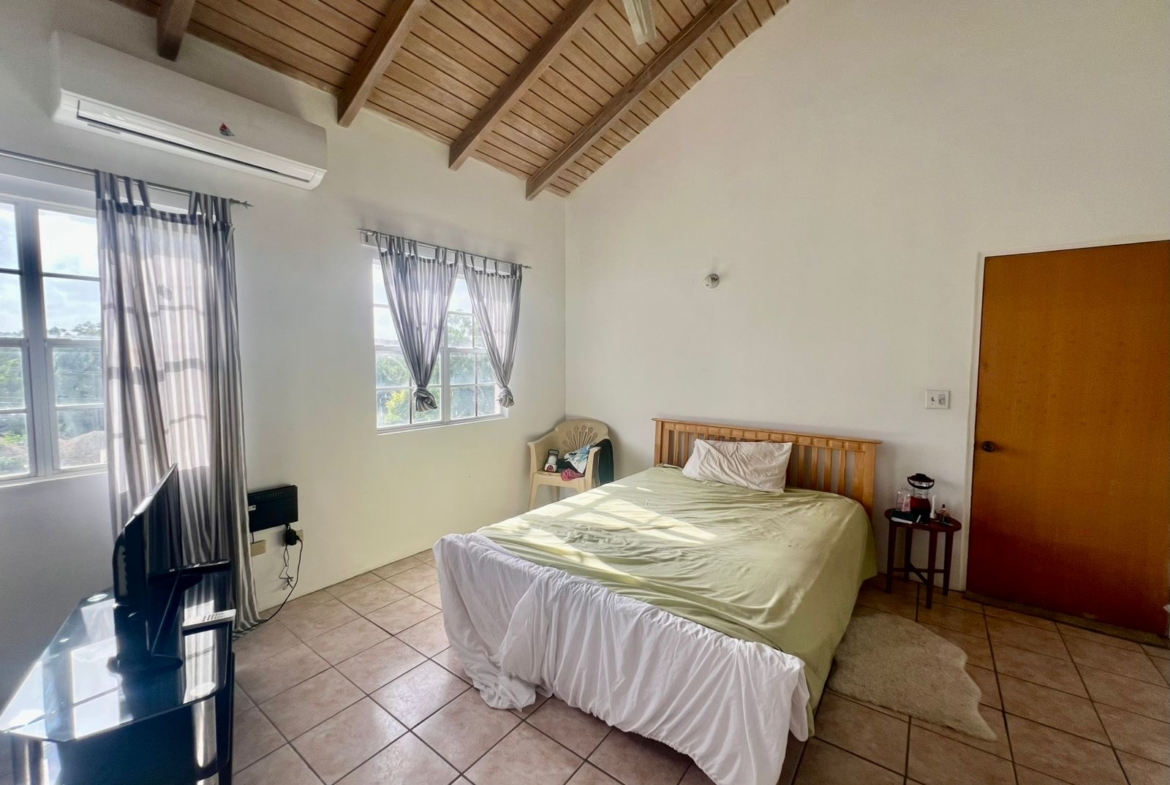 4BR home for Sale, Spacious master bedroom