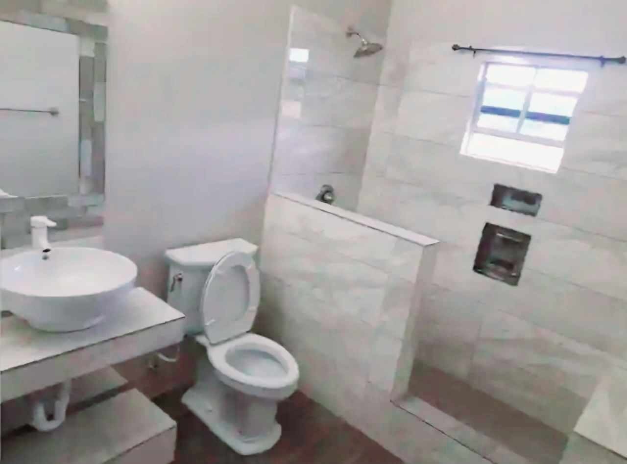 4Br home for sale in Antigua - Bathroom