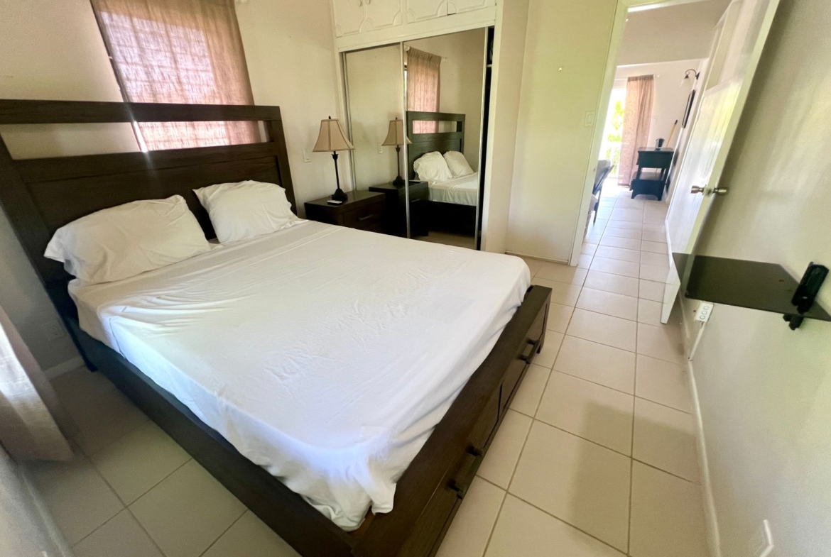 Comfortable in furnished apartment