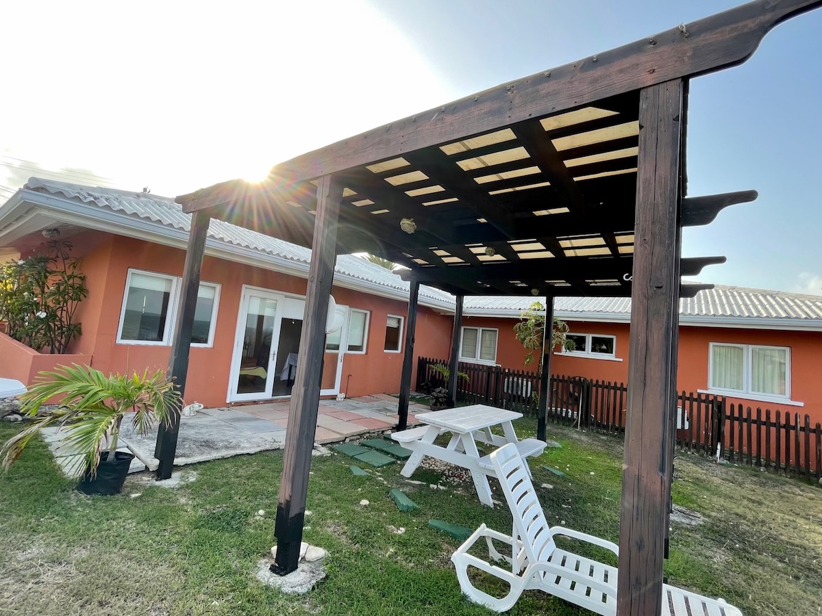 Outdoor patio of Hodges Bay real estate rental