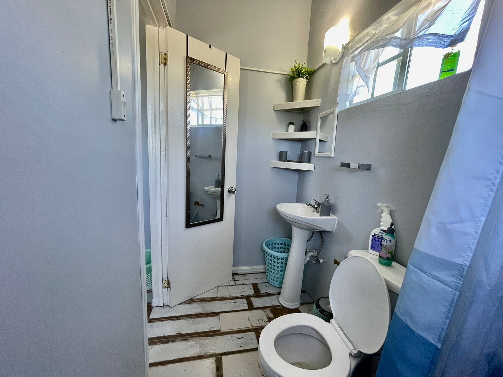 Affordable home for rent in Antigua - Bathroom