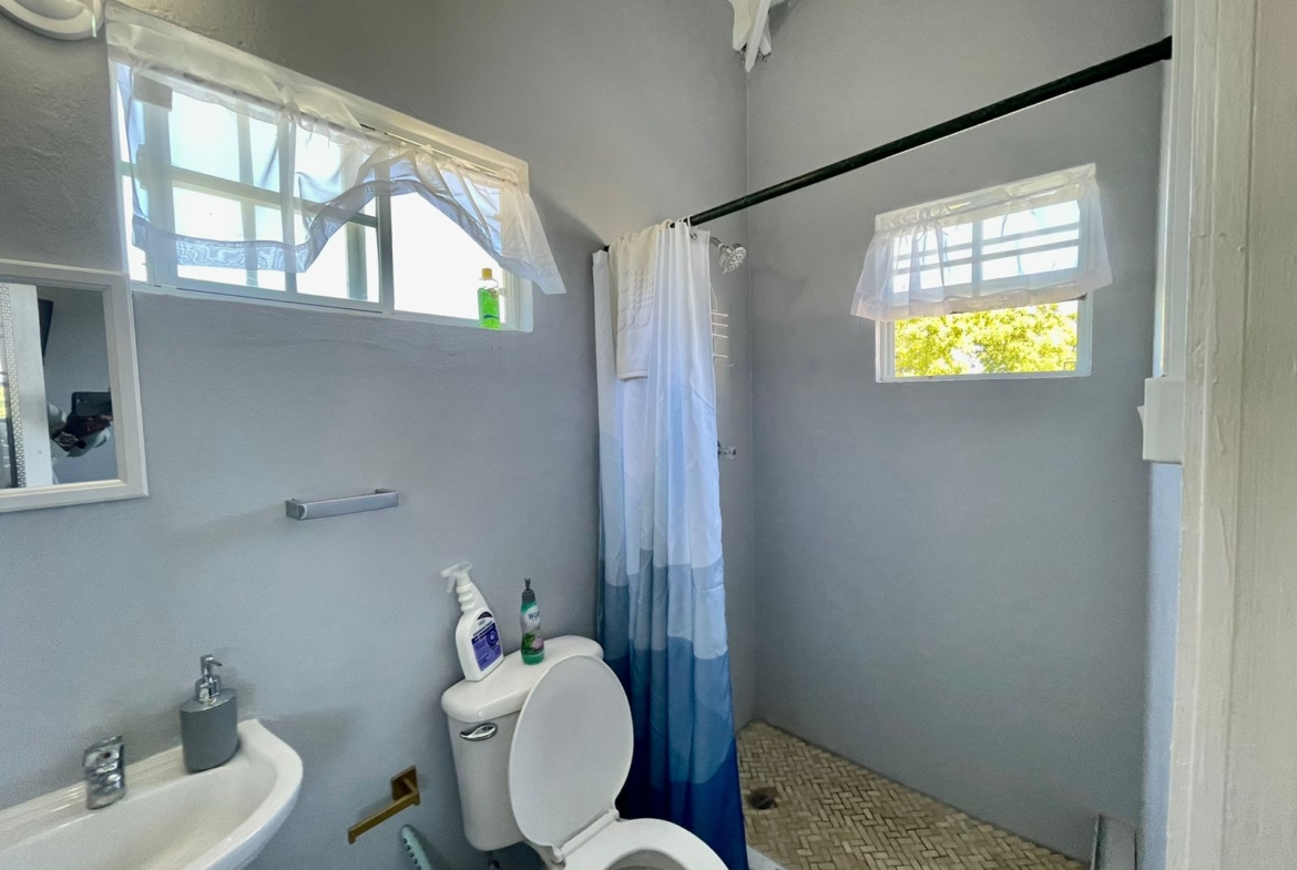 Affordable home for rent in Antigua - Bathroom1