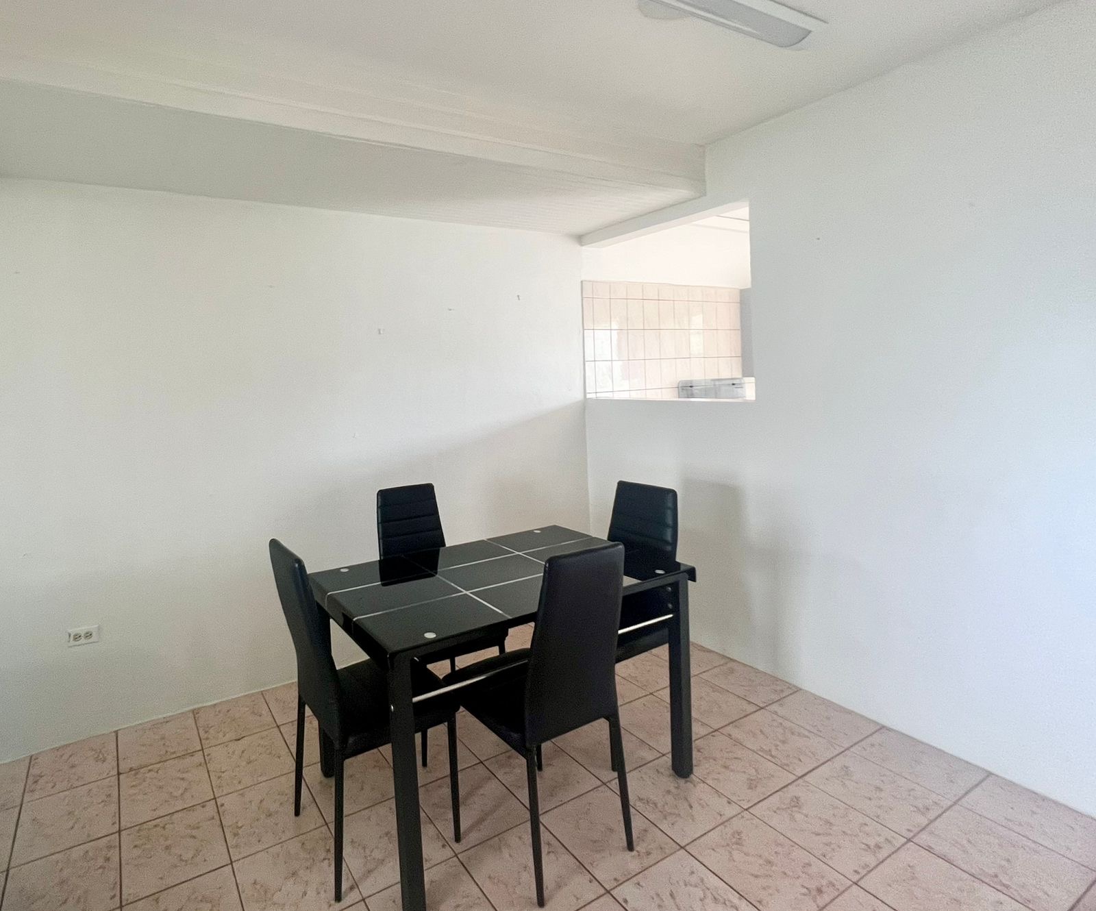 Semi-Furnished Apartment for Rent in Antigua with Modern Furnitures