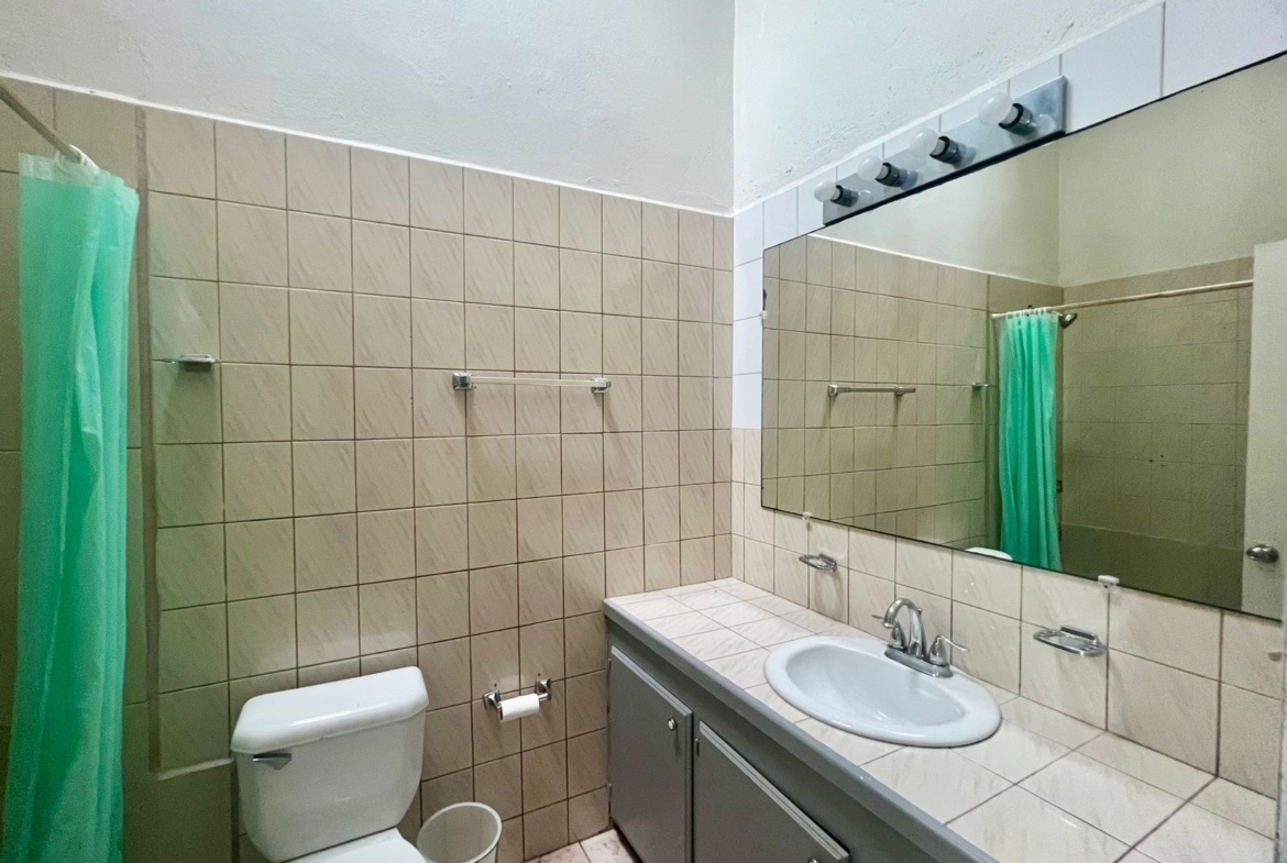 Apartment for Rent in Antigua - Bathroom