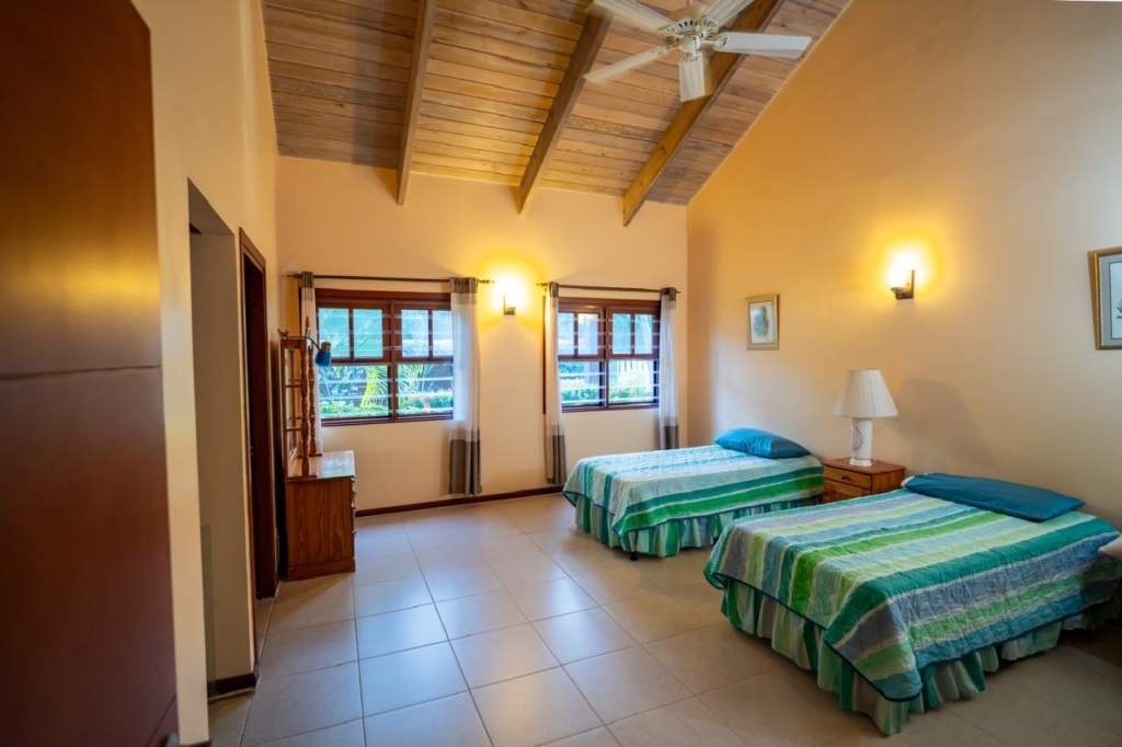 Buy Property Antigua: Fully Furnished Antigua villa for sale - Kids Bedroom