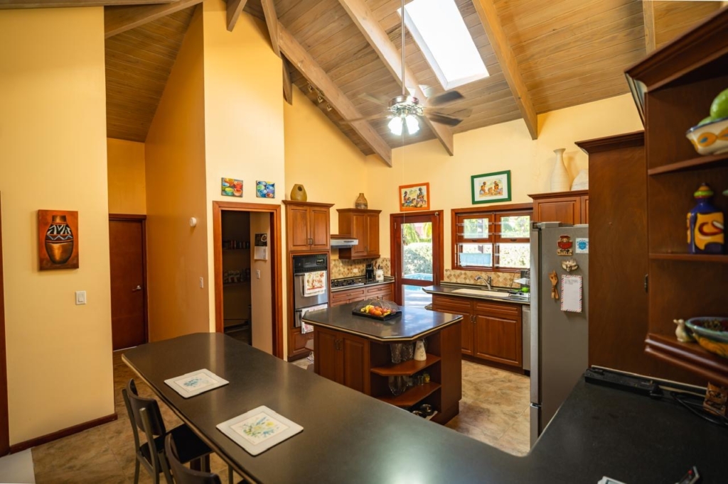 Furnished Antigua villa for sale