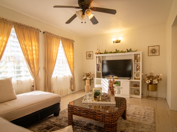 3BR House for Rent in Antigua - Living Room
